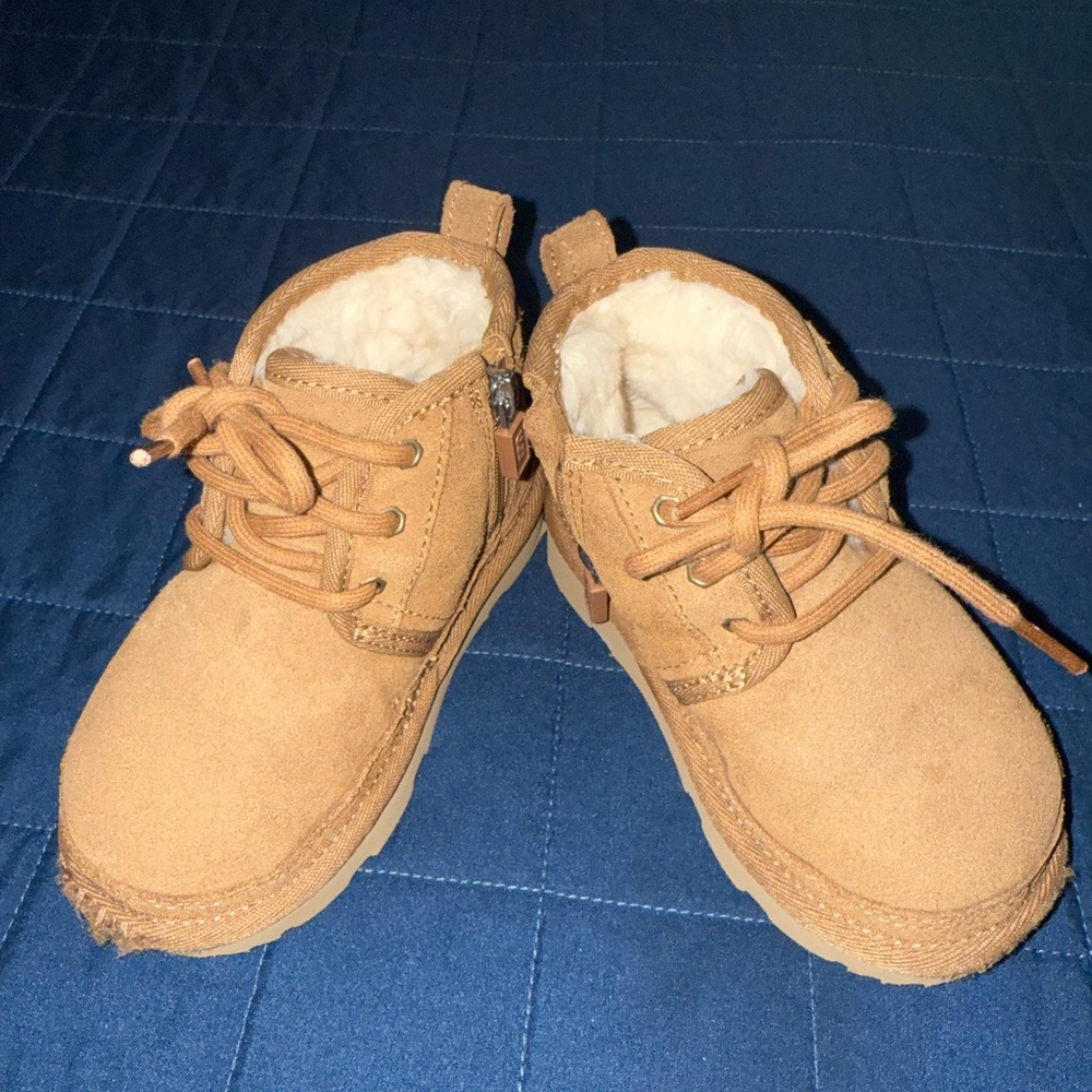 UGG Kids Tan Suede Boots - Picture 1 of 2